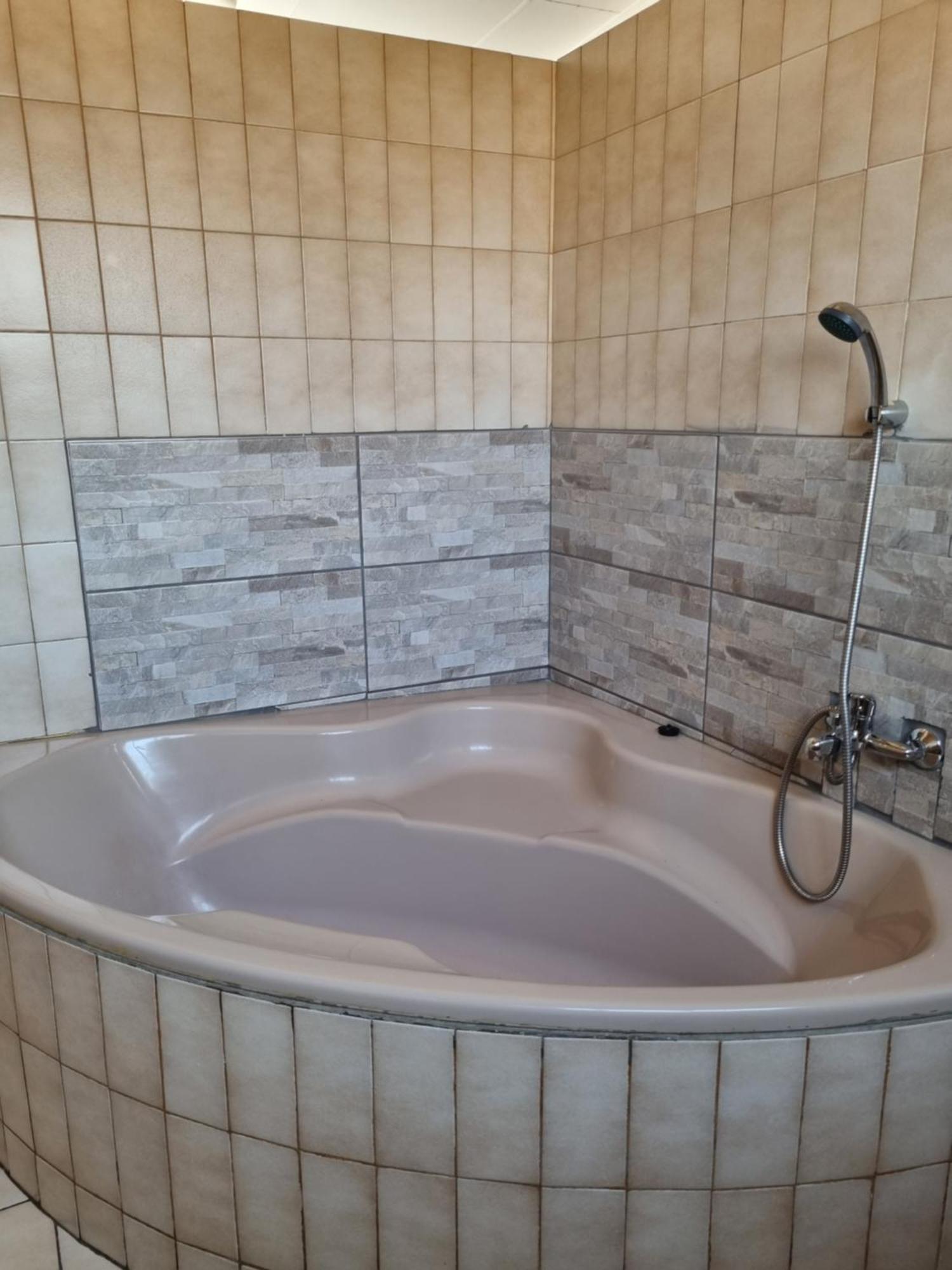 Ethen Guesthouse Polokwane Esterno foto