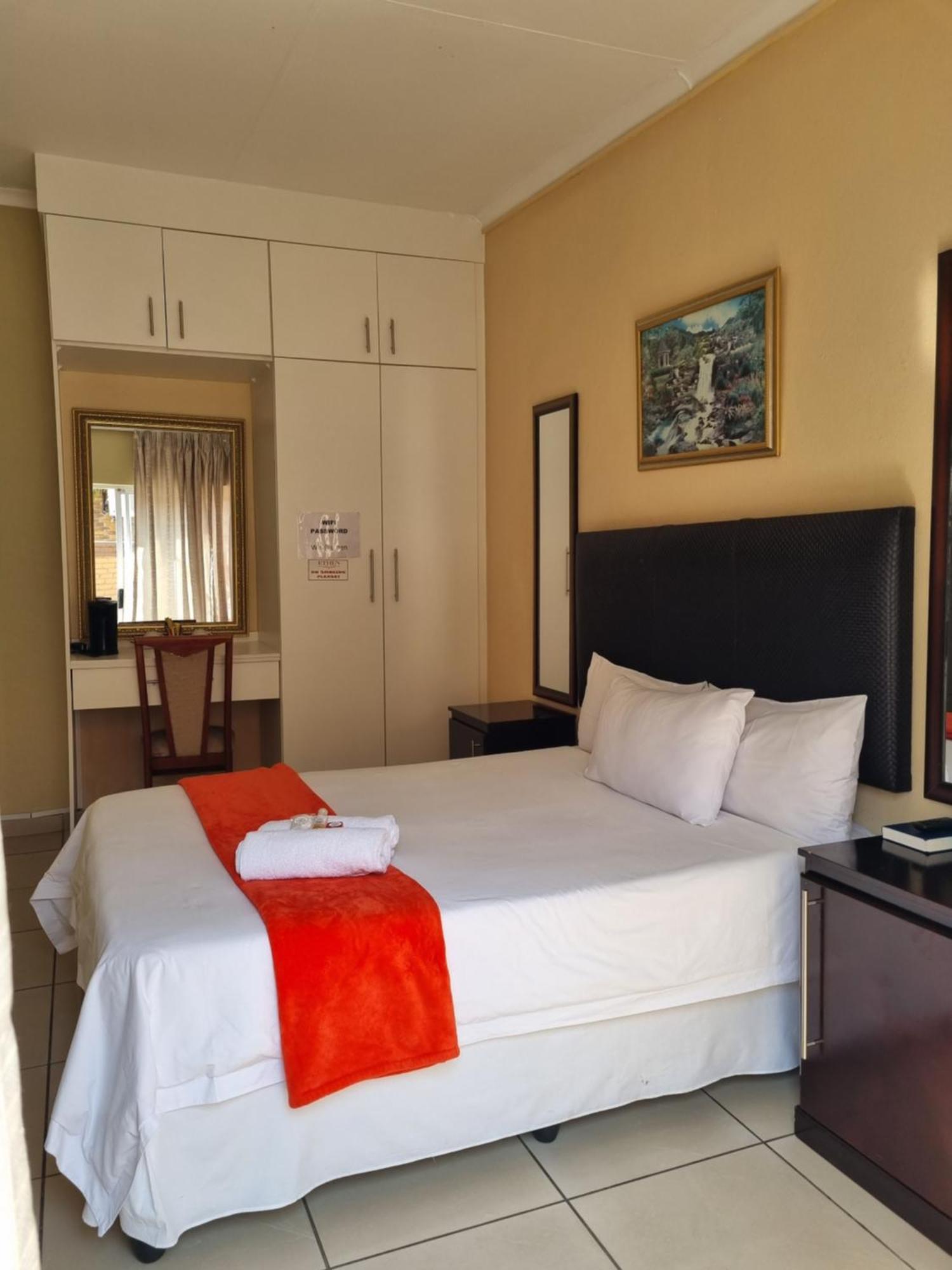 Ethen Guesthouse Polokwane Esterno foto
