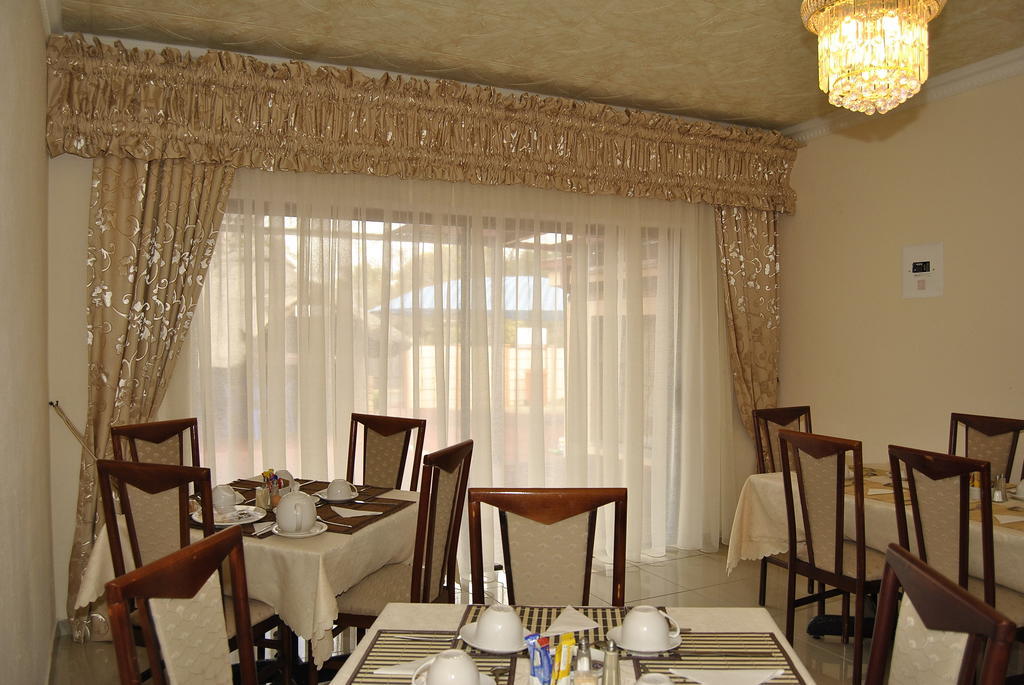 Ethen Guesthouse Polokwane Esterno foto