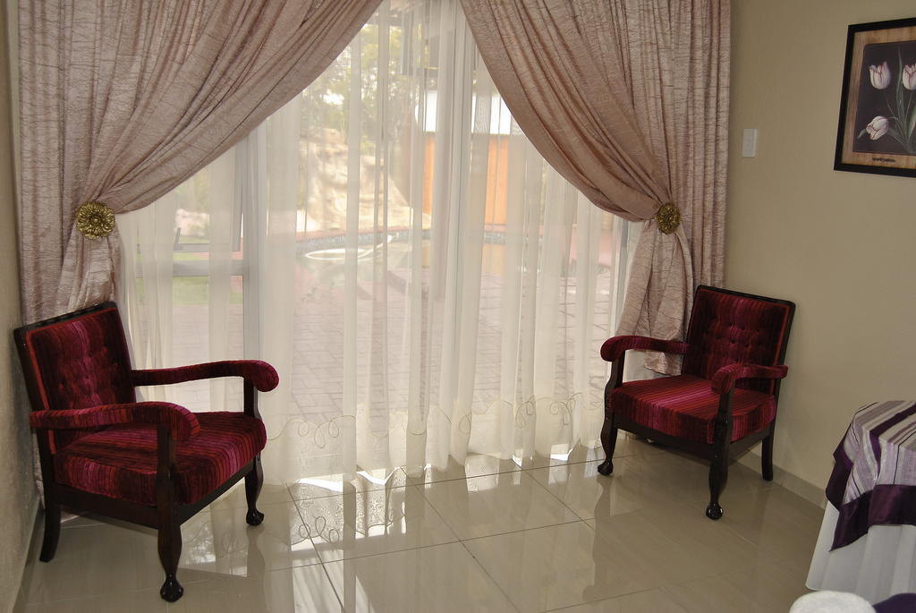 Ethen Guesthouse Polokwane Esterno foto