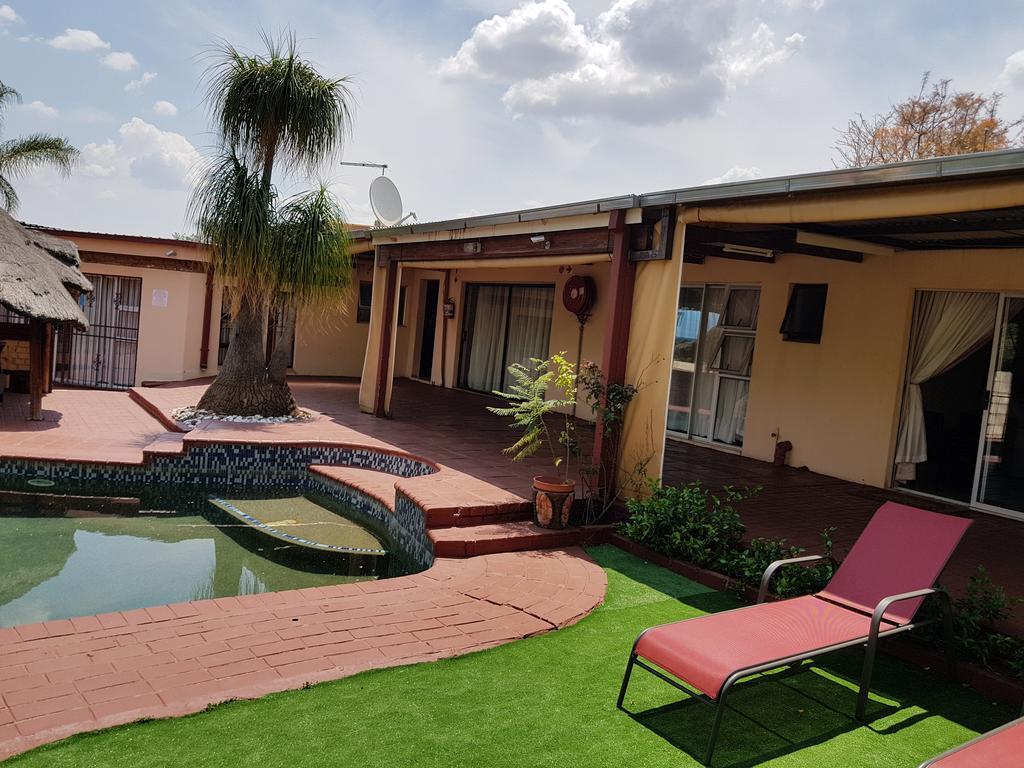 Ethen Guesthouse Polokwane Esterno foto